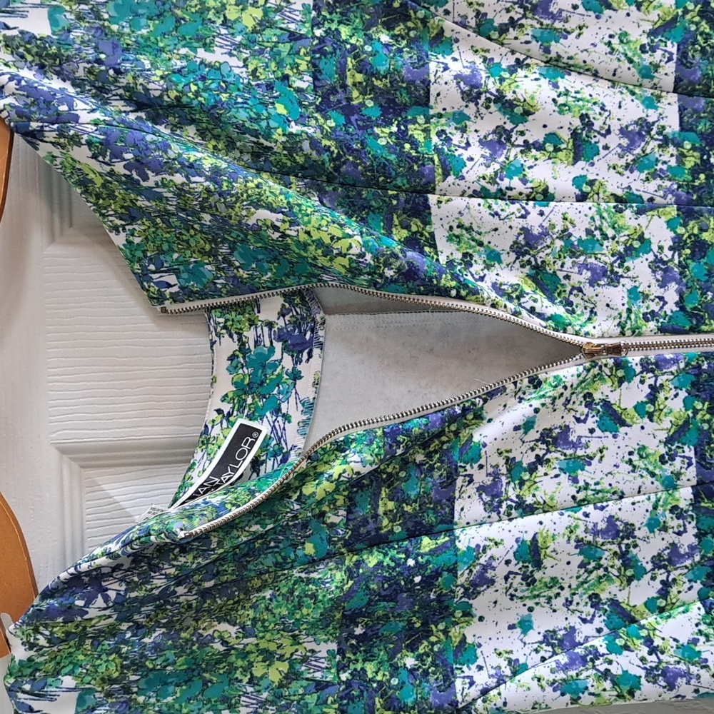 Julian Taylor New York Green Blue Floral Fit & Flare Sleeveless Flowy Midi Dress - Picture 6 of 12
